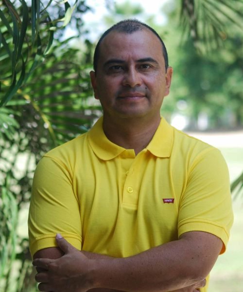 ‘Rastros de un silencio’: una exaltación poética a la mujer por Germán Guzmán Gil