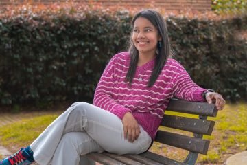 ‘Sombras y luciérnagas’: Un romance con psicología, existencialismo y humor