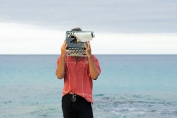 Tomás Nejamky presenta “Conversación con el mar” un homenaje a Fuerteventura y la naturaleza humana