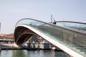 Venecia desmontará el polémico puente de vidrio de Calatrava para rehacerlo con otros materiales