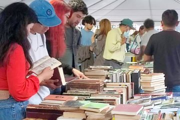 Miles de libros en la Feria del Libro Antiguo, en Mexicali y Tijuana