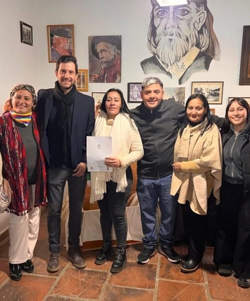 Villa Nueva realizó una restitución de obejetos históricos a la comunidad Comechingón