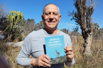 Héctor Campillay Briceño recupera la memoria minera del norte chileno con una obra conmovedora