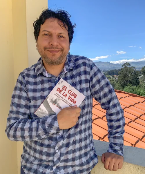 Luis Santiago Torres Grijalva presenta un debut literario que invita a reflexionar sobre la muerte digna