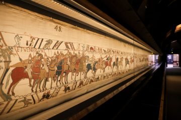 El polémico préstamo del tapiz medieval de Bayeux a Londres: “Es demasiado frágil para ser trasladado”