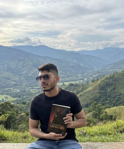 Nicolás Aguilera Cardona consolida su debut literario con una fantasía épica oscura de gran ambición narrativa