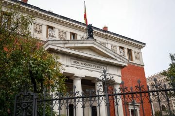 La RAE destapa sus heridas tras “el ataque más grave desde que hay memoria”