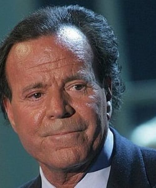 Julio Iglesias rompe el silencio: La estrategia del «Caballero» ante las sombras del pasado