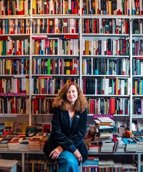 Lola Larumbe, librera: “En los ochenta leíamos cosas más complicadas”