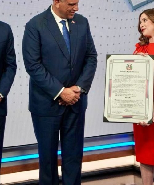 El Senado dominicano exalta la labor de Telemundo Nueva York