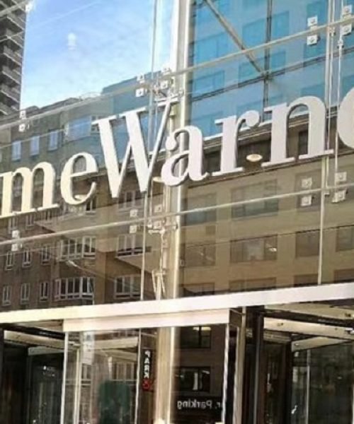 Se intensifica la guerra abierta en Hollywood por Warner Bros