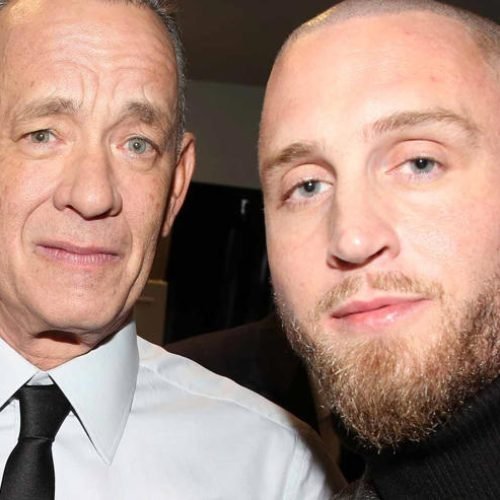 El hijo de Tom Hanks denuncia que está atrapado en Medellín