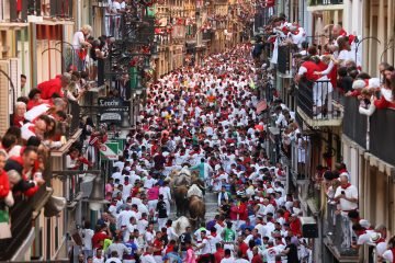 San Fermín, pasión por el toro: encierros, festejos taurinos y un hervidero de visitantes internacionales