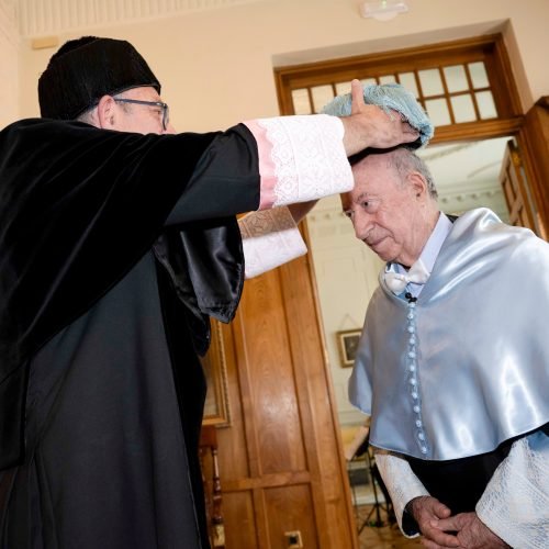 Peridis, investido doctor ‘honoris causa’ en Santander: “Nada mejor que la cultura para dar una buena noticia”