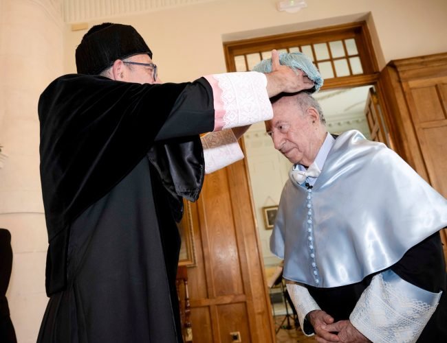Peridis, investido doctor ‘honoris causa’ en Santander: “Nada mejor que la cultura para dar una buena noticia”