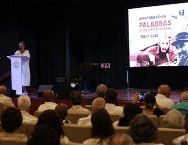El bloqueo no ha podido –ni podrá- rendirnos culturalmente
