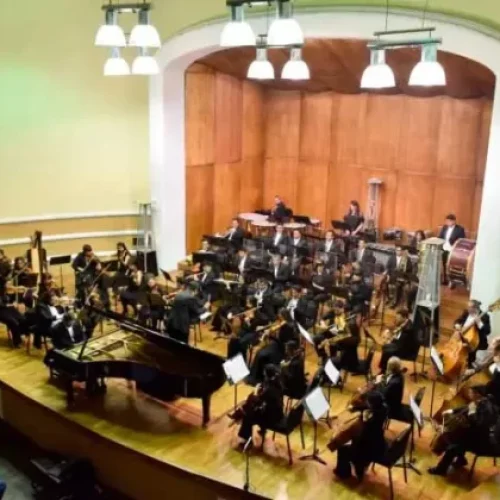Sinfónica revive la música de las películas bolivianas