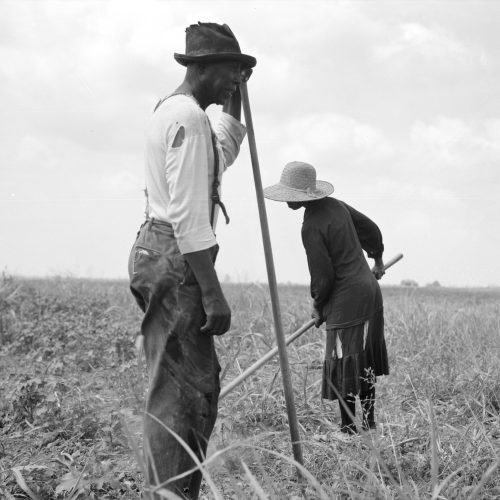 La desolación de la fotografía de Dorothea Lange tiñe de blanco y negro la Costa Brava