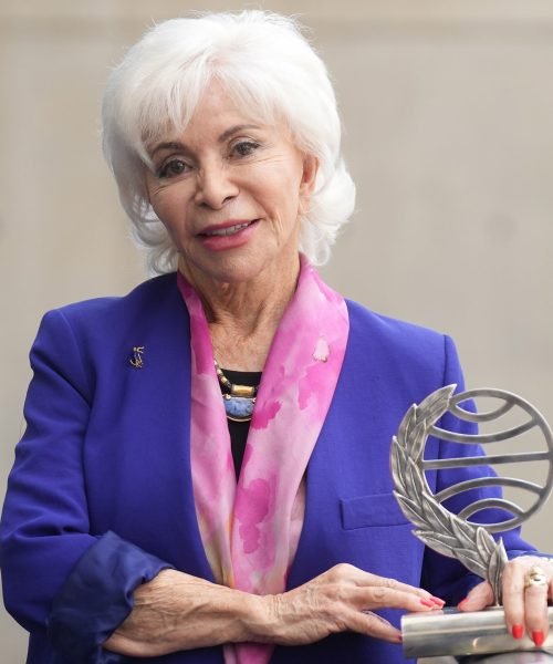 El baile editorial de los premios literarios: Isabel Allende abre nuevo capítulo con Planeta